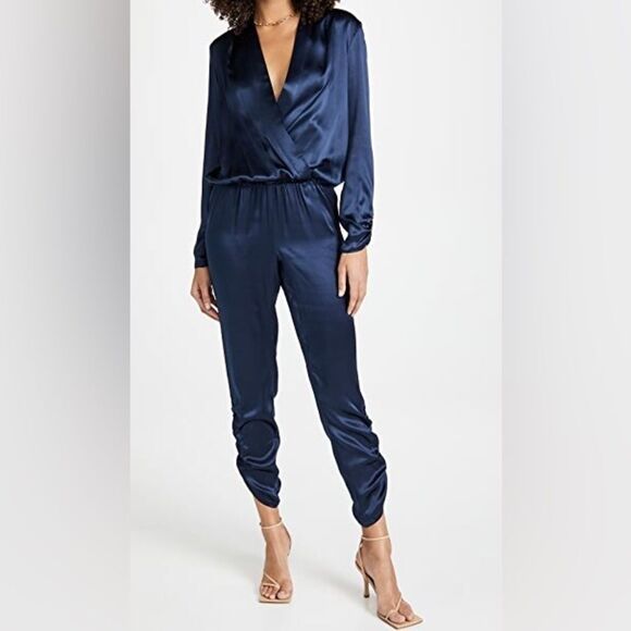 Amanda Uprichard Jadyn Navy Blue 100% Silk V-Neck Jumpsuit NWT Size Large - Picture 2 of 12